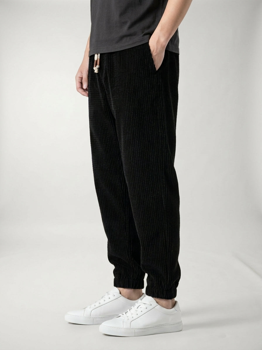 Pantalones de Pana Jitsu LAVRA - modelo editorial look urbano
