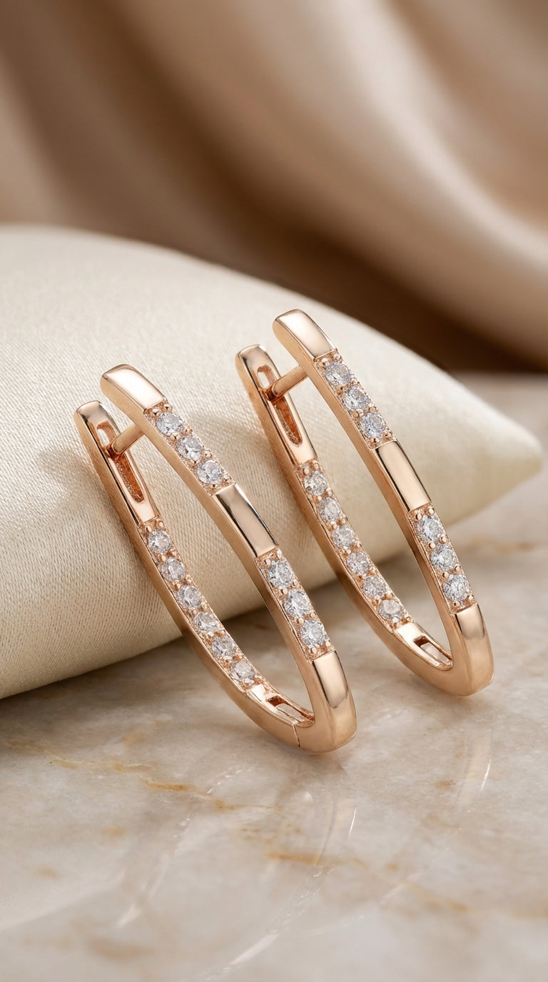 Pendientes de Circonita Cúbica LAVRA - modelo con pendientes look elegante